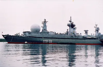 Warships.cz - Russian communications ship SSV-33 Ural in the PD-41 floating  dry dock, 1999 | Facebook