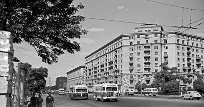 Старая Москва и Москвичи 1960-х и 2022 года на фото сделанных с одних точек  | Про life в Москве и не только | Дзен
