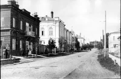 Церковь Рождества Иоанна Предтечи, Вятка (Киров) (Вятка (Киров), город),  фотография. архивная фотография Предтеченская церковь в нач. ХХ века. Из  книги И.В. Беровой \"Прогулки по старой Вятке\" (Киров, 1995).