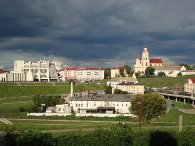 Мы с Переселки». Как деревенские ребята защищали Фарный костел в Гродно