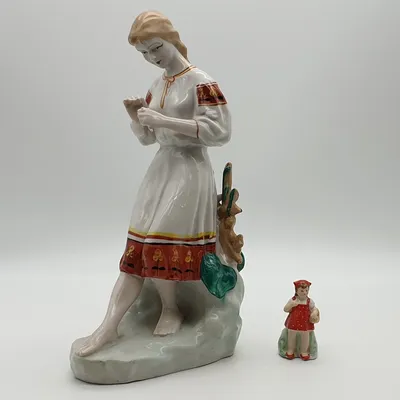 Купить фарфоровую статуэтку Две девушки, кружевные, Unterweissbach,  Германия, 1958-76 гг по низким ценам - Старивина