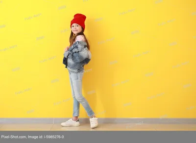 Фотообои Стильная девушка купить на стену • Эко Обои