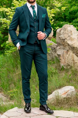 Стильные мужские костюмы на свадьбу 2024-2025 (100 фото): модели, тренды,  новинки, советы стилиста для мужчин