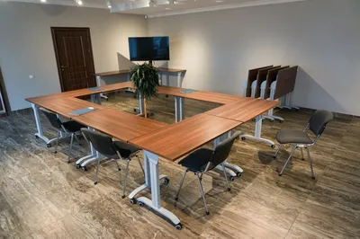 Столы для конференц зала купить в Москве | Офисная мебель для переговорных  недорого
