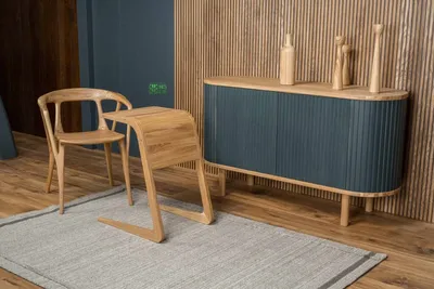 Стол и скамейки из деревянного массива