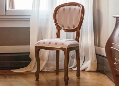 Столы и стулья классика Италии Venezia Bianco oro. Стол Венеция в белом  цвете. Стулья Венеция в белом цвете.