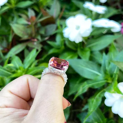 Камень султанит диаспор 10.53 карат купить по доступной цене | Gem Lovers