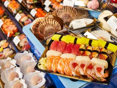 Как приготовить суши | две японские техники приготовления суши - YouTube