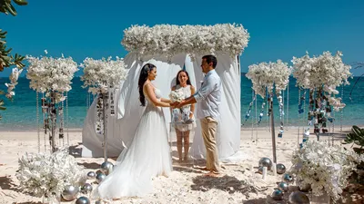 Мальдивы Дешево - СВАДЬБА НА МАЛЬДИВАХ 🇲🇻 ⠀ Ну скажи, кто не мечтал о  свадьбе на Мальдивах??? Ну хорошо, может не свадьба, но выездная  регистрация на необитаемом острове во время медового месяца
