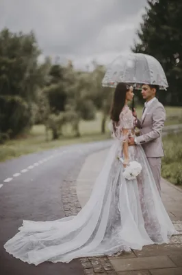 Эмоциональные снимки с дождем на свадьбе: фото в jpg формате для обоев