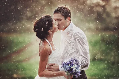 Скачать бесплатно впечатляющие фото свадьбы в дождь: высокое качество