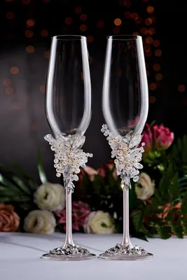 Свадебные бокалы ручной работы для молодоженов: выбираем фужеры для  шампанского
