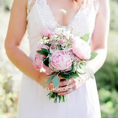 Купить букет невесты из розовых пионов по доступной цене с доставкой в  Москве и области в интернет-магазине Город Букетов