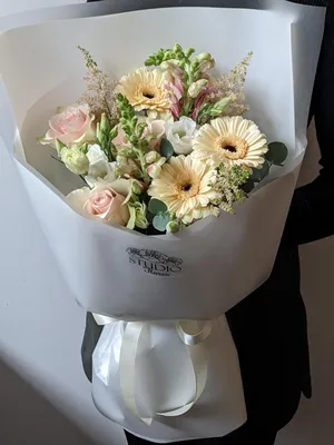 Букет цветов с герберами - купить с доставкой по Киеву - лучшие цены на  Букет с герберами в интернет магазине доставки цветов STUDIO Flores