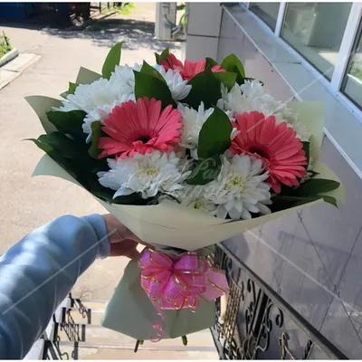 Букет из гербер, роз и альстромерий – купить с доставкой в Москве