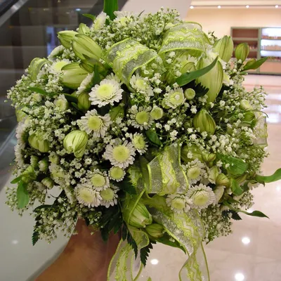 Купить Свадебный букет невесты из роз и хризантем Маргарита R585 с  доставкой в Санкт-Петербурге