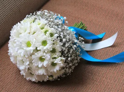Свадебный букет невесты из синих хризантем купить в Любани, закажи, а мы  доставим.