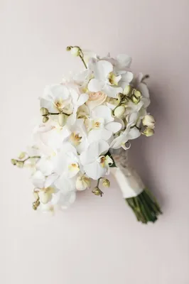 Купить свадебный букет из орхидей и роз с бесплатной доставкой по Москве |  Butik-Flowers
