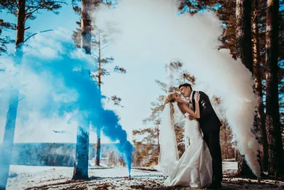 wedding, цветной дым на выпускной, цветной дым, цветной дым в оренбурге,  семейная фотосессия с цветным дымом, дымовая шашка фото выпускной, Свадебный  фотограф Москва