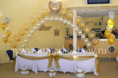 Свадебное украшение зала воздушные шарами и тканями в Полтаве