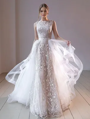 Кружевное свадебное платье со съемным шлейфом купить в Москве