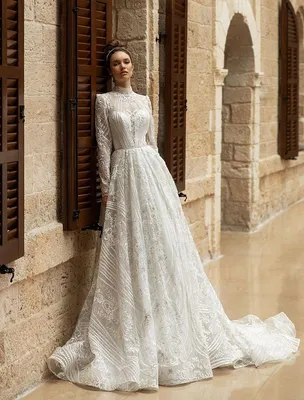 Закрытое кружевное свадебное платье купить в Москве