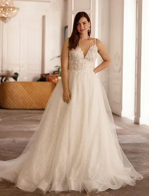 Блестящее свадебное платье для полных девушек купить в Москве