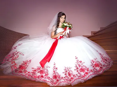 Свадебное платье с красным кружевом - прокат от 3000 руб. | Москва
