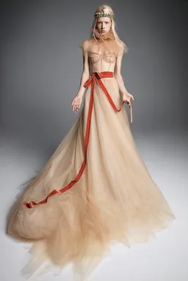 Свадебные платья Vera Wang 2019 | Vera wang bridal, Wedding dresses vera  wang, Most beautiful wedding dresses