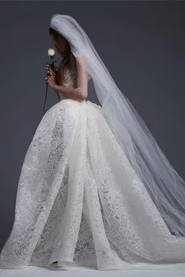 Cвадебные платья Vera Wang: что нужно знать о дизайнере Вере Вонг | Wedding  Magazine