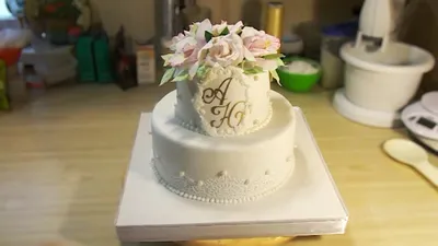 Удивительные свадебные торты двухъярусные, что станут главным украшением