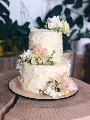 Классические свадебные торты двухъярусные, подходящие к любому стилю свадьбы
