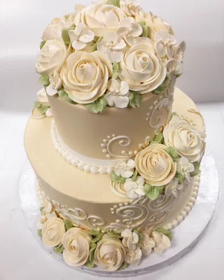 Трехъярусный свадебный торт с цветами/007 – купить с доставкой в Москве •  Teabakery