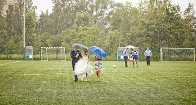 Свадебные фото в дождь: пленительные детали