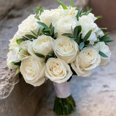 Купить Букет невесты из белых роз за 3175 руб. - Флора Москва