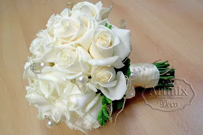 Свадебный букет из белых роз (округлой формы) - Артмикс Декор