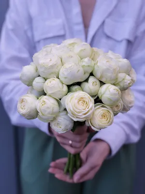 Букет невесты из белых роз и пионов – купить с доставкой в Москве