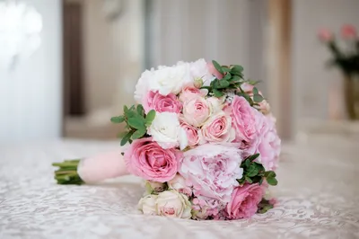Букет невесты из белых роз Плая Бланка, заказать в Киеве