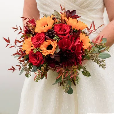 Осенний свадебный букет с подсолнухами, розами, георгинами в Киеве,  заказать в по низкой цене