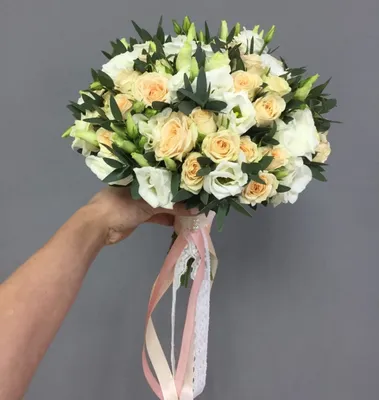 Свадебный букет из кустовой розы фото фотографии