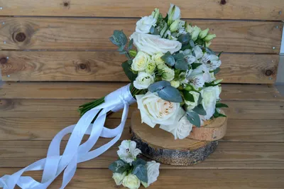 Свадебный букет из белых кустовых роз - 78 фото