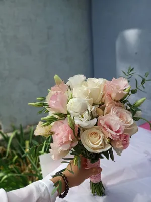 Купить свадебный букет из роз и эустом по доступной цене с доставкой в  Москве и области в интернет-магазине Город Букетов