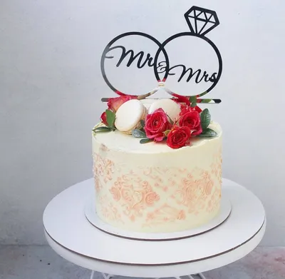 Артикул 51 - Свадебный торт с енотами и ягодами. Без мастики