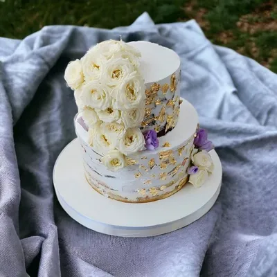 Свадебный торт с живыми цветами заказать, купить в Киеве