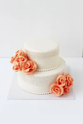 Свадебный торт с живыми цветами 2021 - купить на заказ с фото в Москве