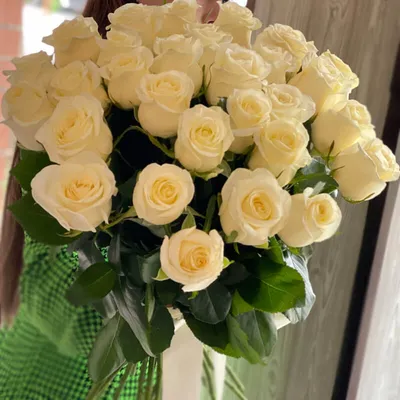 Белые розы 51 штук доставка в Чите | ОптБукет