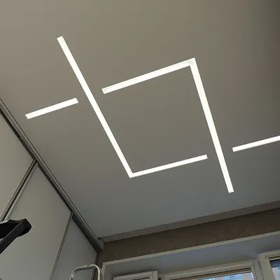 Световые линии на потолке |