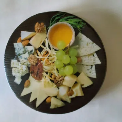 Сырная доска Сырная тарелка – заказать на Ярмарке Мастеров – NAJI6RU |  Разделочные доски, Москва