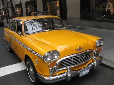 EF Казахстан - обучение за рубежом - Почему такси в Нью-Йорке желтого цвета  🚕? Сегодня такси желтого цвета, которые ездят в Нью-Йорке🗽, являются  самым узнаваемым символом города. Но так было не всегда.