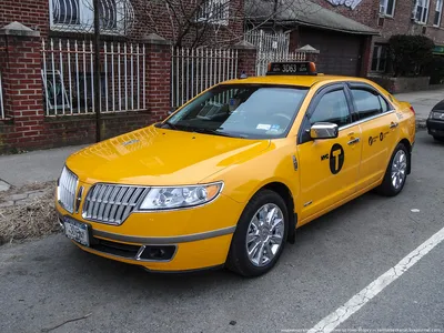 Жёлтые такси Нью-Йорка – Стоковое редакционное фото © TTstudio #111364554